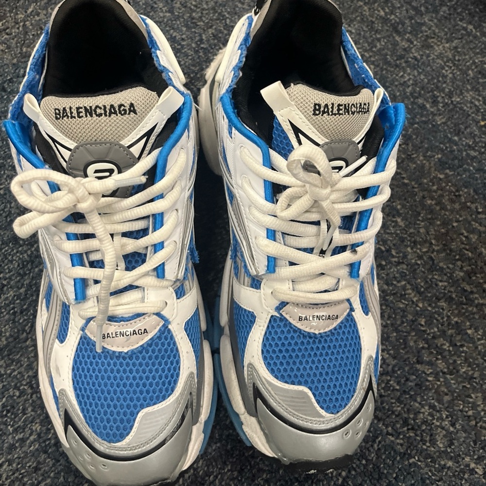 Balenciagq Runner size 44